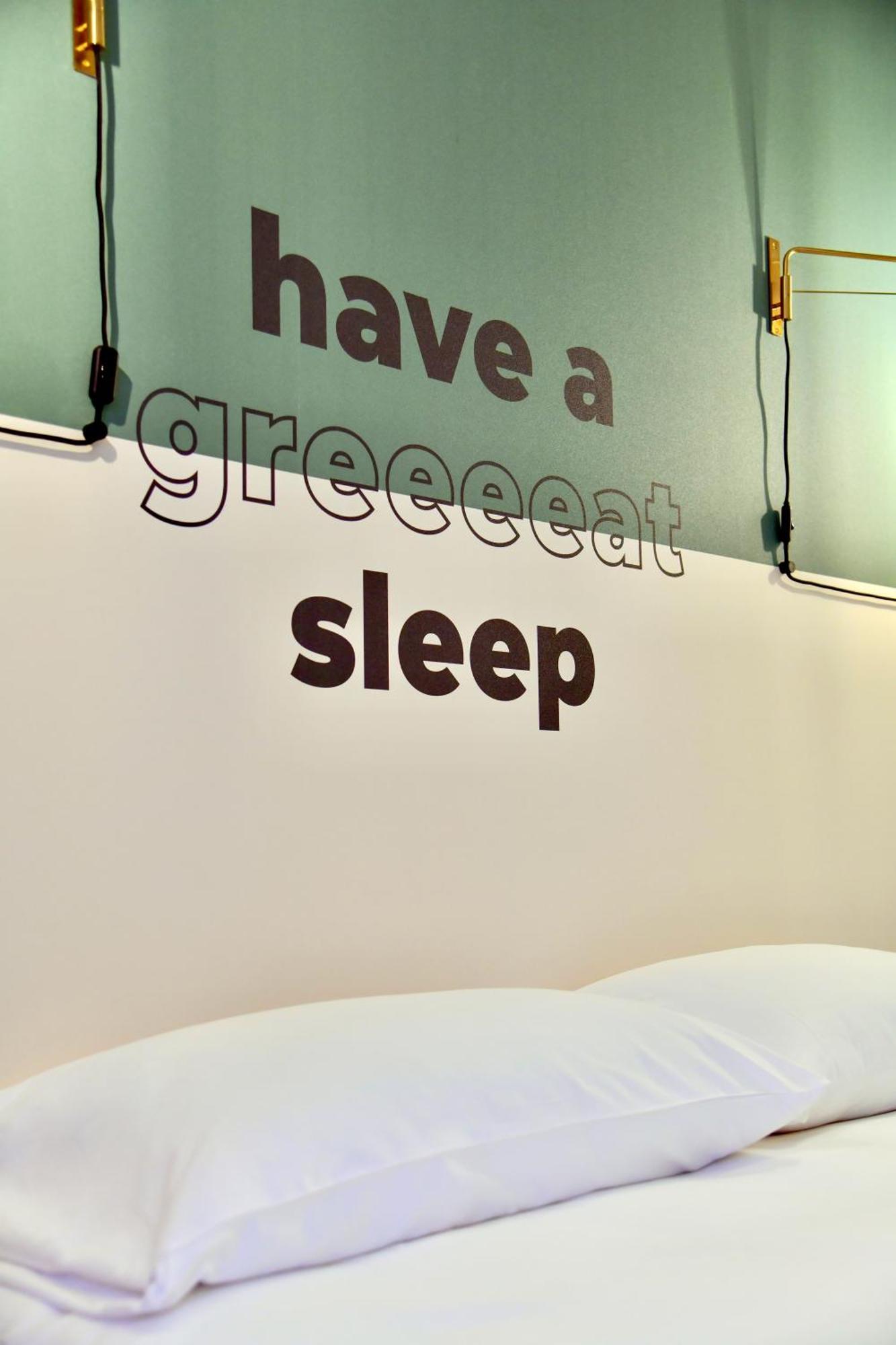 Greet Hotel Brest Aeroport Guipavas Eksteriør billede